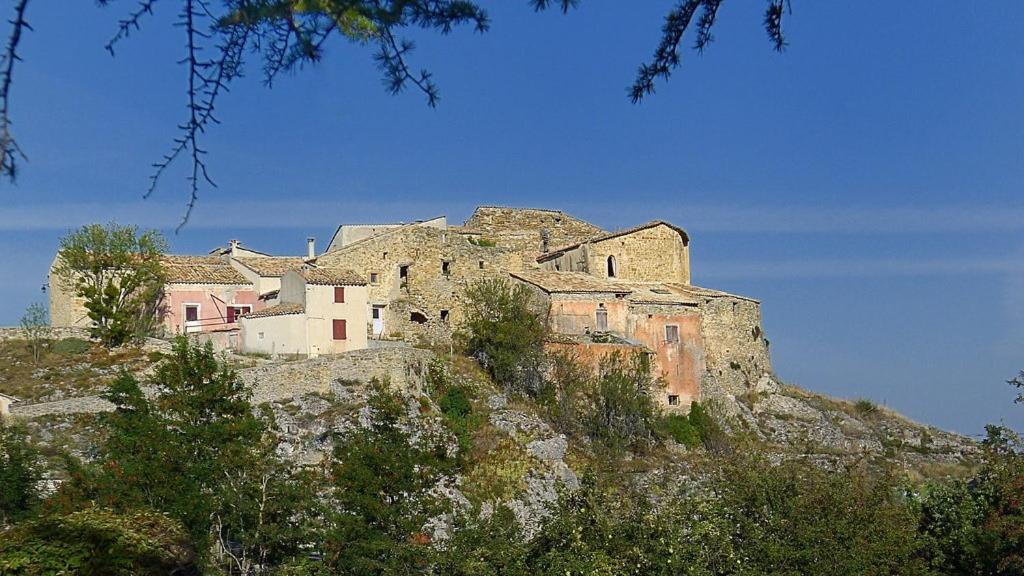La Maison De Marie-Jeanne - Le Rocher D'Ongles Exterior foto